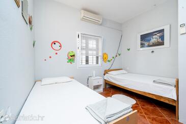 Apartments by the sea Sveti Marko, Pag - 21654