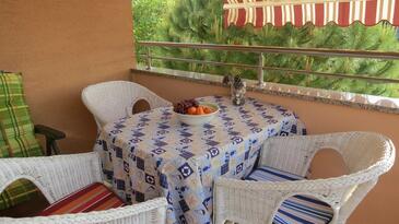 Apartmaji s parkingom Malinska, Krk - 21670 Adriatic.hr