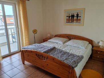 Ferienwohnungen mit Parkplatz Malinska, Krk - 21671