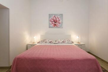 Apartments by the sea Malinska, Krk - 21689