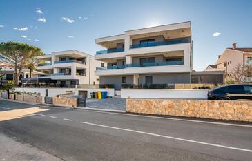 Apartments By The Sea Vantačići, Krk - 21690 - Malinska