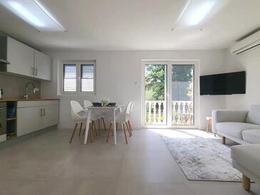 Двухкомнатные апартаменты Малинска - Malinska, Крк - Krk (A-21693-a)