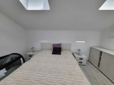 Ferienwohnungen mit Parkplatz Njivice, Krk - 21695