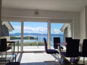 Apartmaji s parkingom Njivice, Krk - 21695 Adriatic.hr