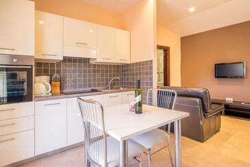 Apartmaji ob morju Vantačići, Krk - 21699