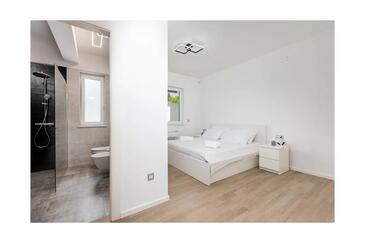 Appartamenti con piscina Porto Fontana - Vantačići, Veglia - Krk - 21738