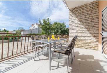 Leiligheter med parkering Vodice - 21743