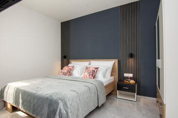 Appartements avec piscine pour les familles avec enfants Vir - 21760