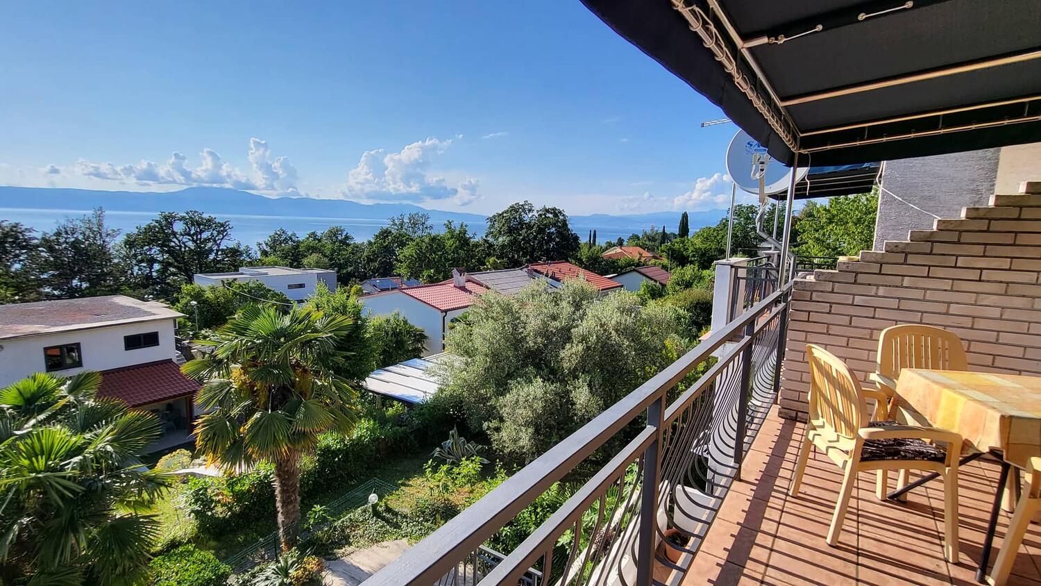 A-21763-a - Alloggi privati - Appartamenti con parcheggio Gnivizze - Njivice, Veglia - Krk