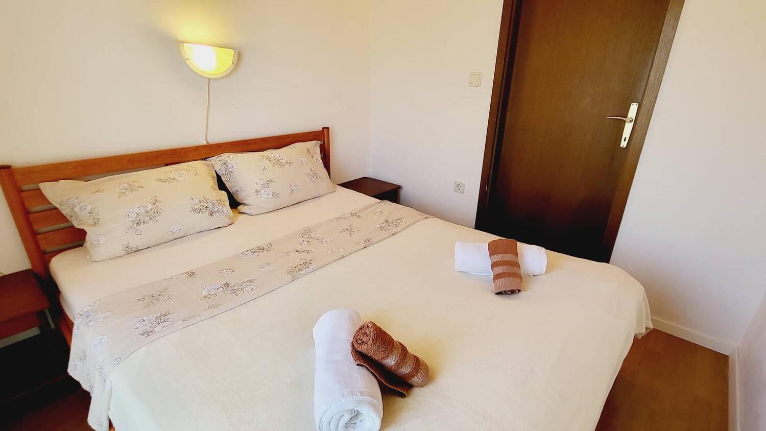 A-21763-a - Alloggi privati - Appartamenti con parcheggio Gnivizze - Njivice, Veglia - Krk