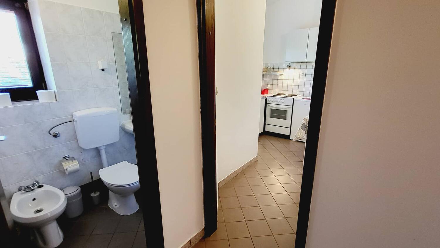 A-21763-a - Alloggi privati - Appartamenti con parcheggio Gnivizze - Njivice, Veglia - Krk