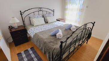 Apartmani s parkingom Njivice, Krk - 21763