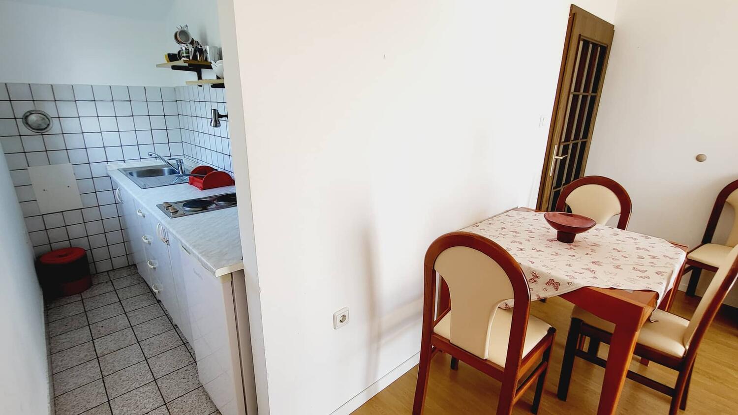 A-21763-b - Alloggi privati - Appartamenti con parcheggio Gnivizze - Njivice, Veglia - Krk