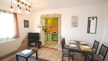 Apartmaji s parkingom Njivice, Krk - 21769 Adriatic.hr