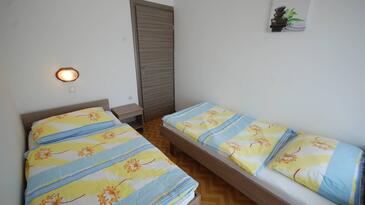 Apartmani s parkingom Njivice, Krk - 21771