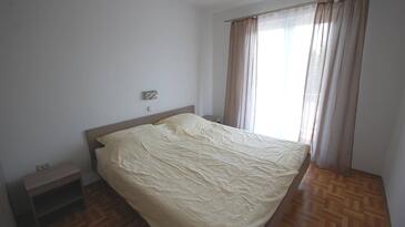 Apartmaji s parkingom Njivice, Krk - 21771