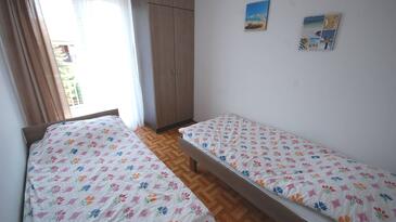 Apartmaji s parkingom Njivice, Krk - 21771