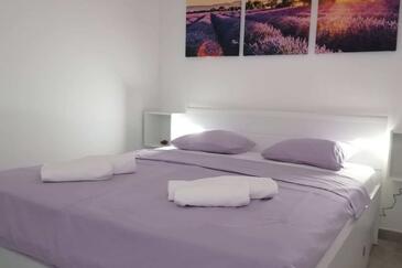 Apartments with parking space Njivice, Krk - 21772