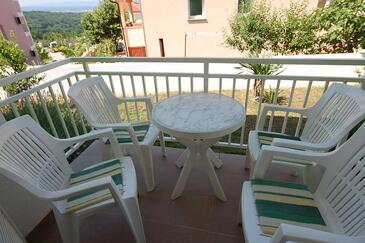 Apartments with balcony Njivice, Kvarner