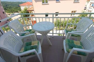 Apartments with balcony Njivice, Kvarner