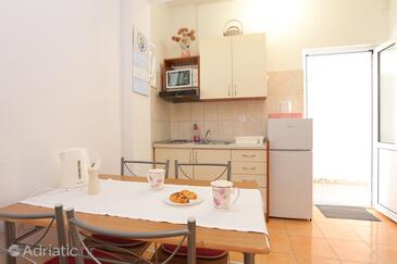 Apartments by the sea Baška Voda, Makarska - 21774