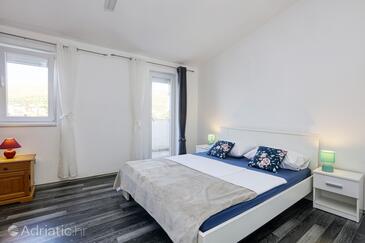 Ház gyermekes családok részére a tenger mellett Sparadici, Sibenik - 21779