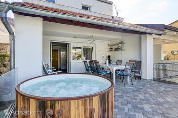 Ház gyermekes családok részére a tenger mellett Sparadici, Sibenik - 21779