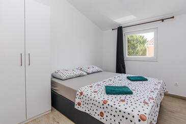 Apartmaji s parkingom Vir - 21782