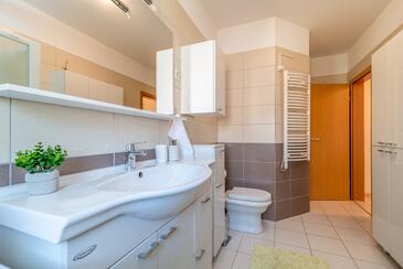 Apartment with terrace Trogir, Central Dalmatia