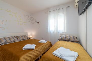 Apartmanok parkolóhellyel Trogir - 21795