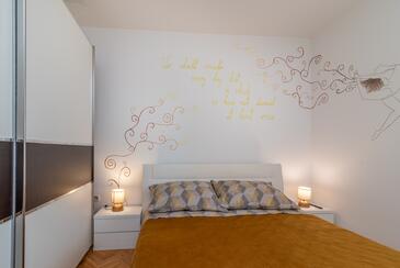 Apartment with terrace Trogir, Central Dalmatia