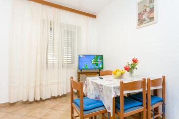 Brela, Blagovaonica u smještaju tipa apartment, WiFi.