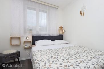 Apartments with WiFi Crikvenica - 21797