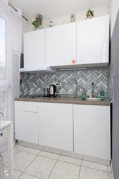 Apartments with WiFi Crikvenica - 21797