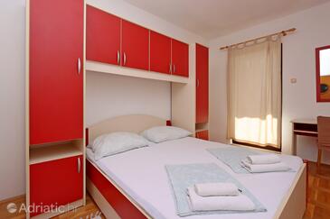Apartments with parking space Lopar, Rab - 21808