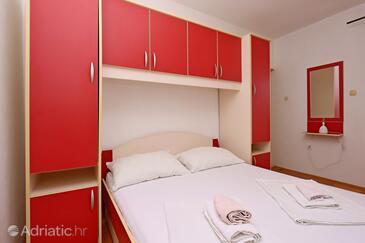 Apartments with parking space Lopar, Rab - 21808