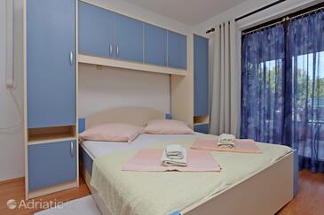 Apartments with parking space Lopar, Rab - 21808