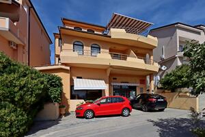 Апартаменти з паркуванням Лопар - Lopar, Раб - Rab - 21808