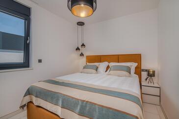 Ferienwohnungen mit Pool für Familien Njivice, Krk - 21811