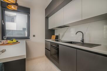 Family-friendly apartments with swimming pool Njivice, Krk - 21811