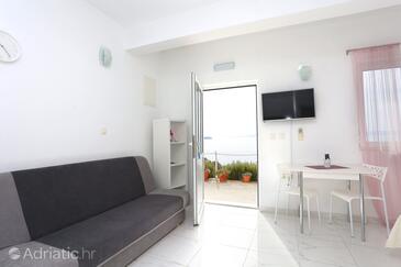 Apartments by the sea Podgora, Makarska - 21817