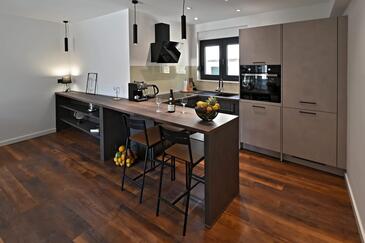 Apartmanok parkolóhellyel Slatine, Ciovo - 21826