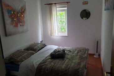 Apartmanok parkolóhellyel Kastel Stari, Kastela - 21827