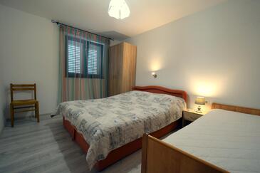 Ferienwohnungen mit Parkplatz Njivice, Krk - 21846