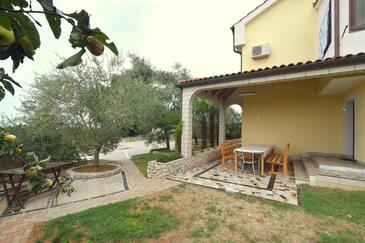 Apartments with parking spaces Njivice, Krk - 21846 Adriatic.hr
