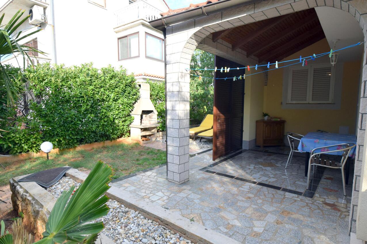 Appartamenti con parcheggio Gnivizze - Njivice, Veglia - Krk - 21846