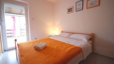 Apartmanok parkolóhellyel Njivice, Krk - 21853