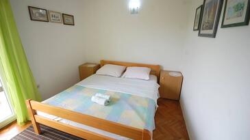 Apartmanok parkolóhellyel Njivice, Krk - 21853