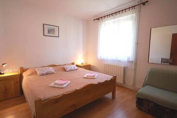 Apartmaji s parkingom Njivice, Krk - 21858