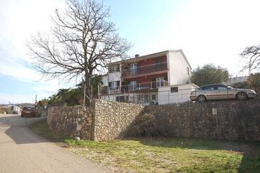 Apartments with terrace Njivice, Kvarner